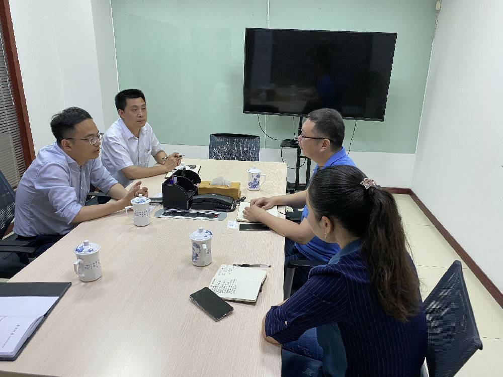 无锡市工信局领导来乐鱼官方网站-乐鱼(中国)科技开展“三联三解”活动